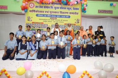 Attended the Annual Function and Prize Distribution Ceremony of Jan Sewa Sansthan Free Public School in Rohtak.